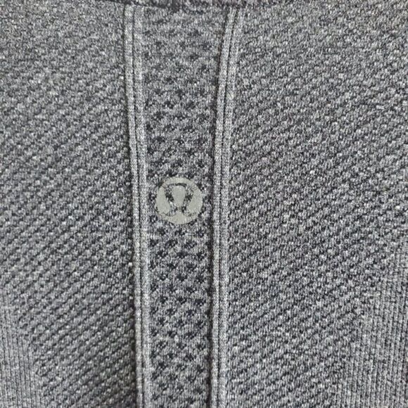 Lululemon Heathered Black Run: Swiftly Tech Top Size 8 - Picture 6 of 8
